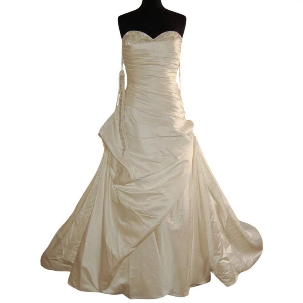 Kirstie Kelly Couture Strapless Wedding Gown Size 12 Soft White Satin Beaded Bod